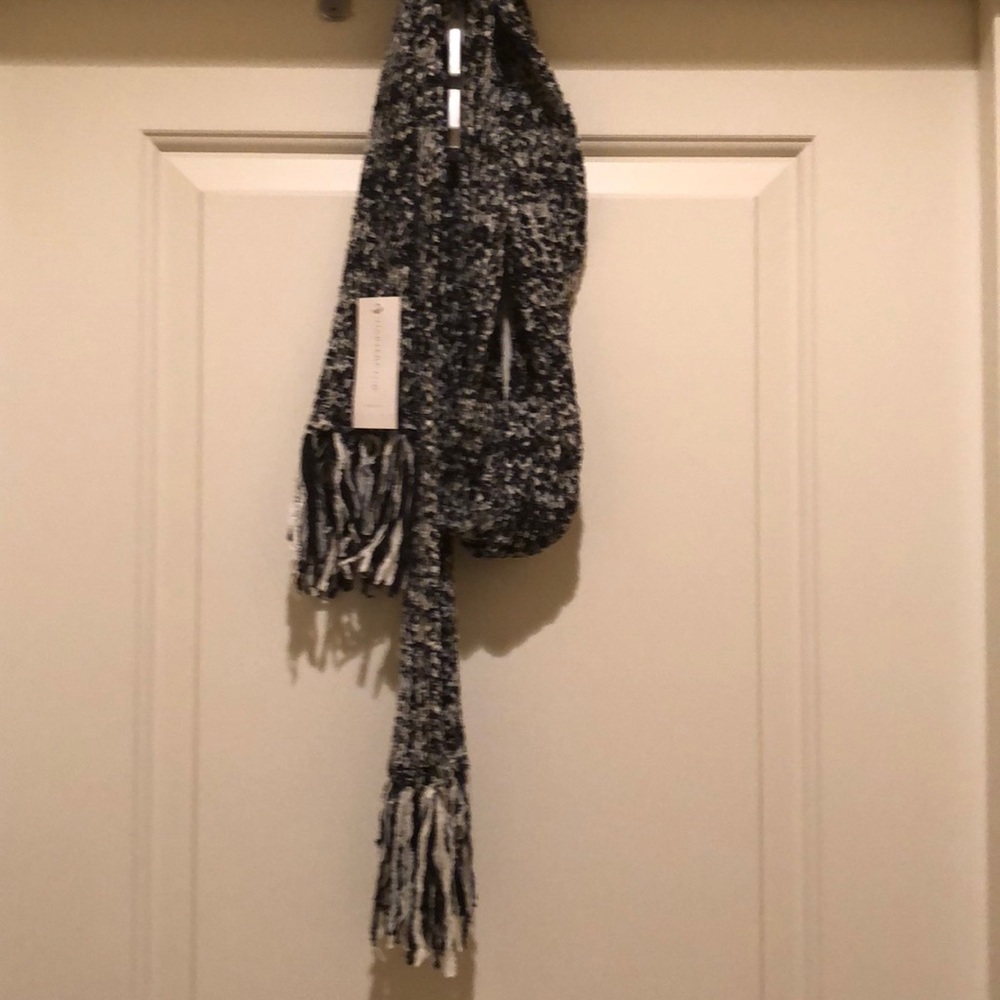 Macy’s Charter Club Black white & shimmer scarf